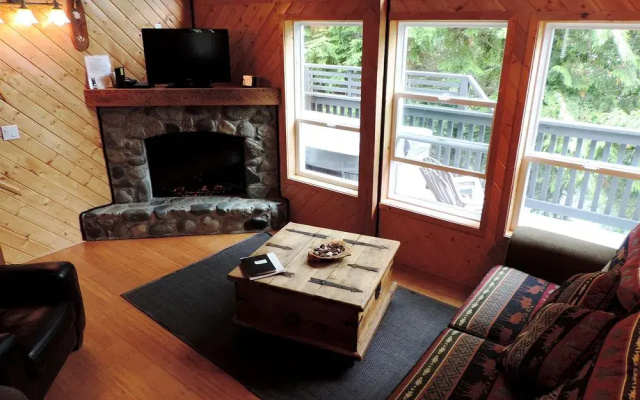 Wild Pacific Waterfront Cabins