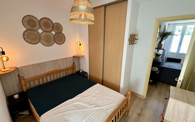 Modern 6-guest Flat in Mont-dore