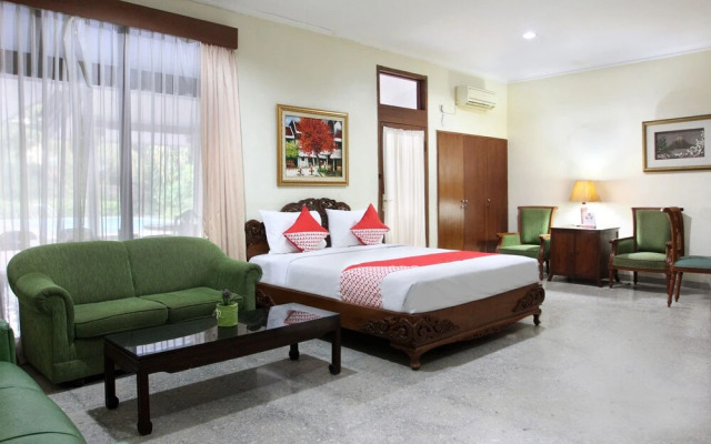 OYO 102 GP Residence