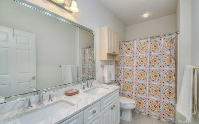Magnolia Pointe Luster Leaf 4825-102