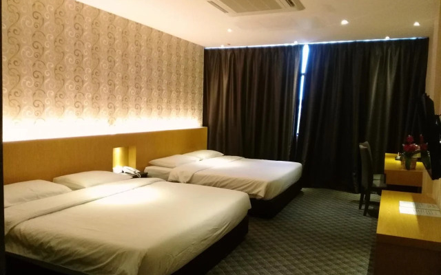 Grand Ct Hotel
