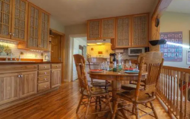New! Edelweiss Mountain Haus -- E.V. Reg # 3386 Cottage