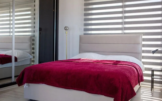 Immaculate 2-bed Penthouse in Kyrenia