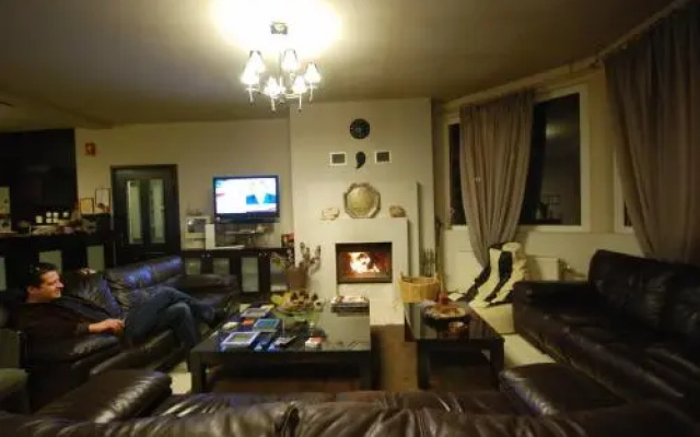 Batselas Traditional Hotel