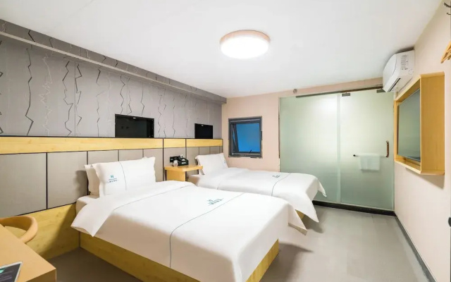 Dequan Chaoyang Park Hotel