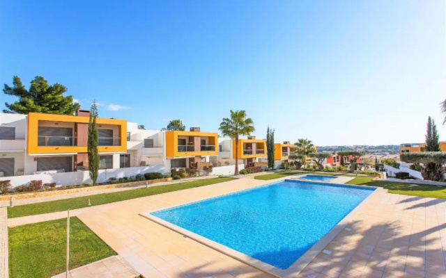 Poolside Albufeira Apartment by Ideal Homes