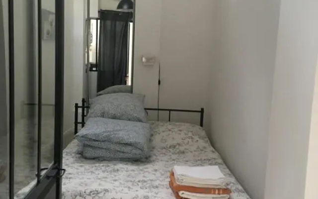 Cozy House with Parking And Garden
