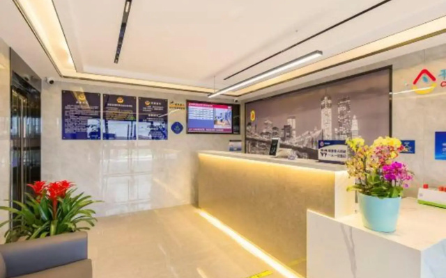 Super 8 Collection Hotel (Beijing Zhongguancun Dazhongsi Subway Station)