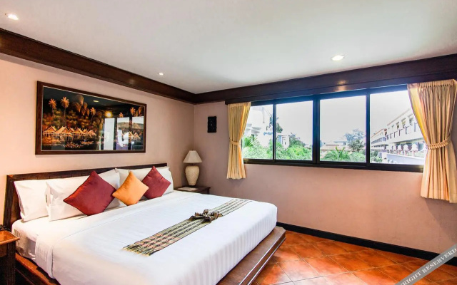 Karon Sea Sands Resort