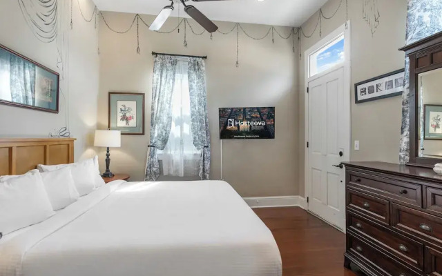 Spacious Retreat with private Pool
