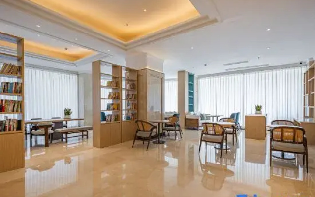 Ximu Hotel Kunming MixC (Dongjiao Road Metro Station)