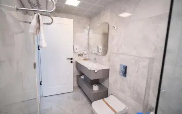 Alion Hotel