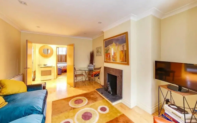 Bright Spacious 2BR Home Near Victoria