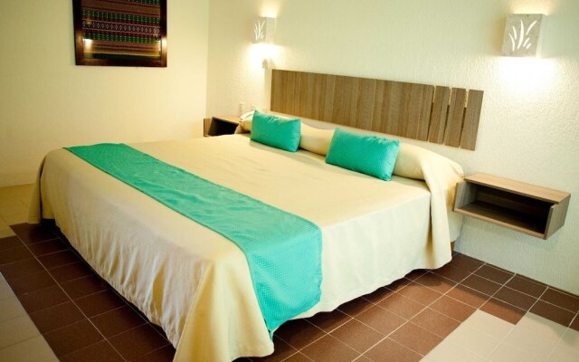 Plaza Palenque Hotel & Convention Center вид на фасад