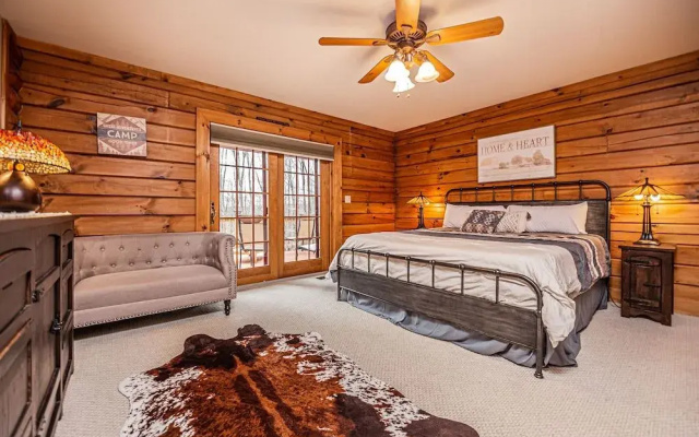 Rock Lodge Cabin by Taylor Made Deep Creek