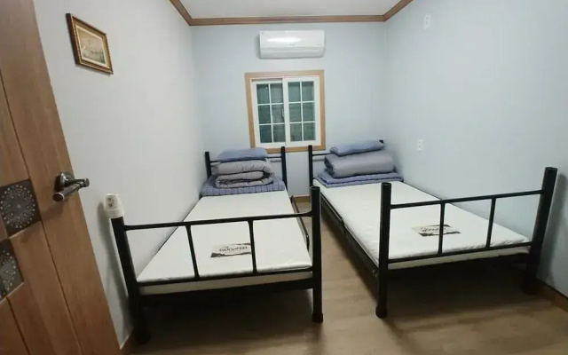 Cheomseongdae House
