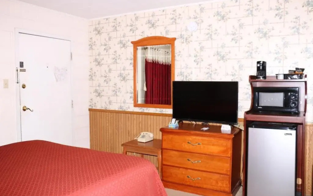 Frontier Motel