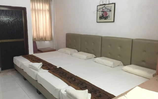 Lai Ming Hotel Cosmoland (SG Clean Certified)