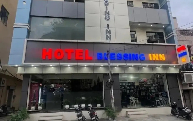 Hotel Blessing Inn