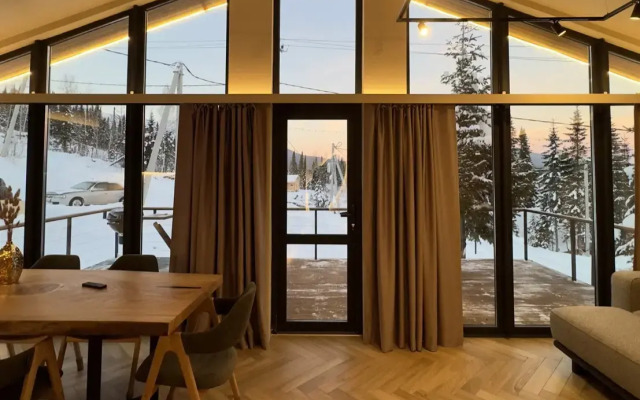 Luxe House (Люкс Хаус)