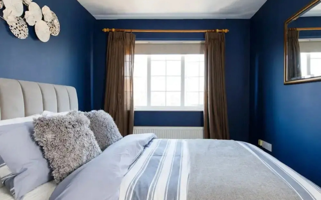 Newly Refurbished Seaside Escape - 5 Mins to Beach