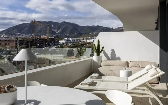 Stylish Luxury Suite With Terrace in Higueron