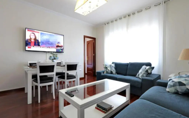 Classbedroom Fira Business Apartment