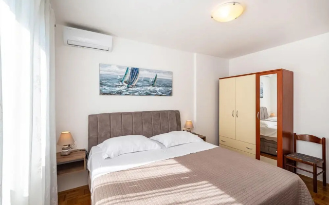 Nice Home in Kozino With 6 Bedrooms and Wifi
