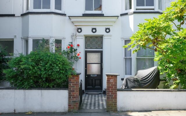 Апартаменты 2 Bedroom Central Brighton Apartment вид на фасад
