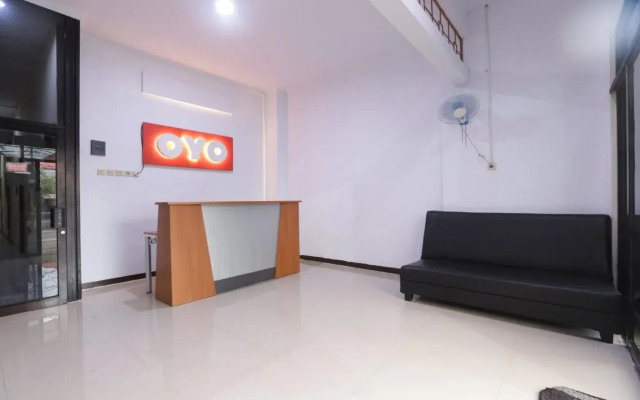 OYO 176 Near Cideng Virgo Residence