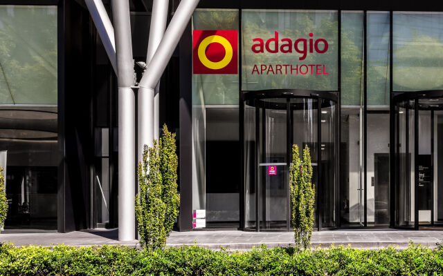 Отель Aparthotel Adagio Frankfurt City Messe вид на фасад