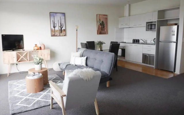 Cosy 2 Bedroom Apartment Opposite Sylvia Park Mall