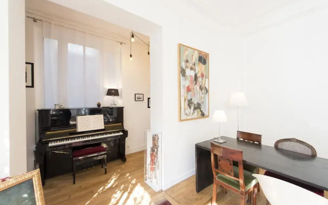 Sunshine Loft in Montmartre