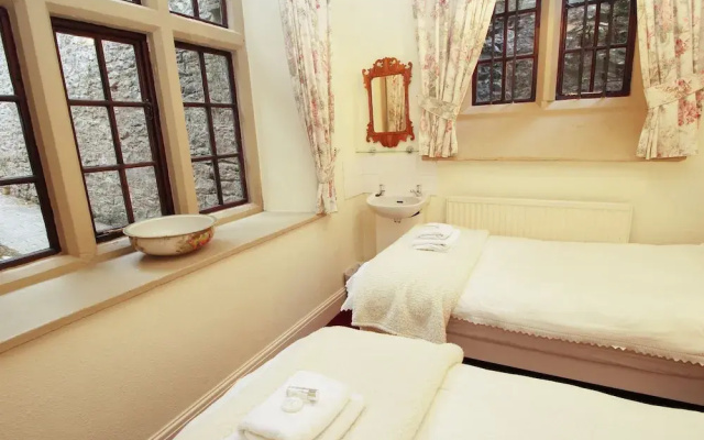 Hall Cottage