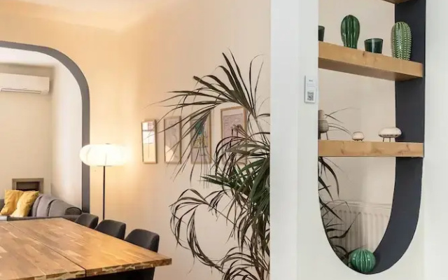Vista by halu' Spacious City Centre Home