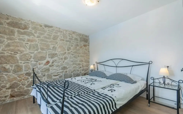 Stunning Home in Mihelici With Wifi and 3 Bedrooms