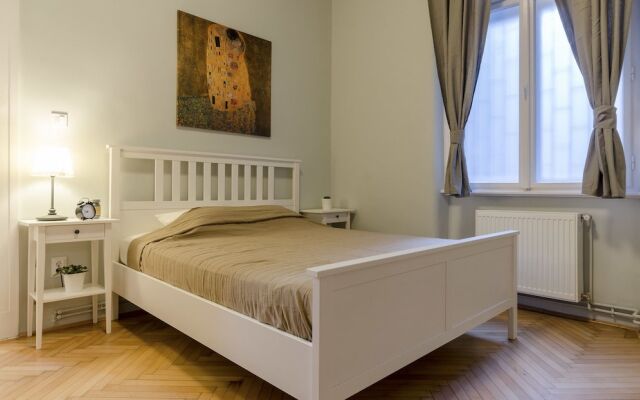 Апартаменты Oregano Apartment вид на фасад