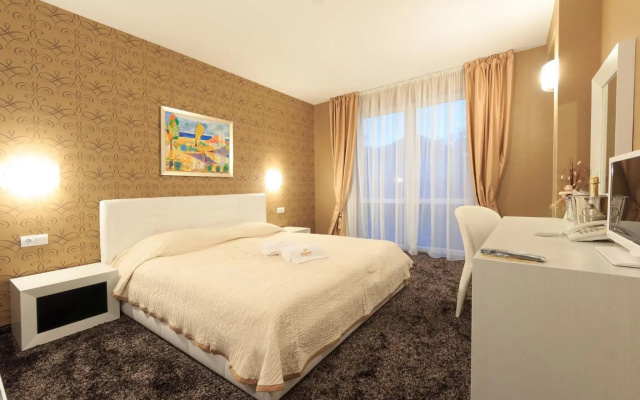 Agusta Hotel