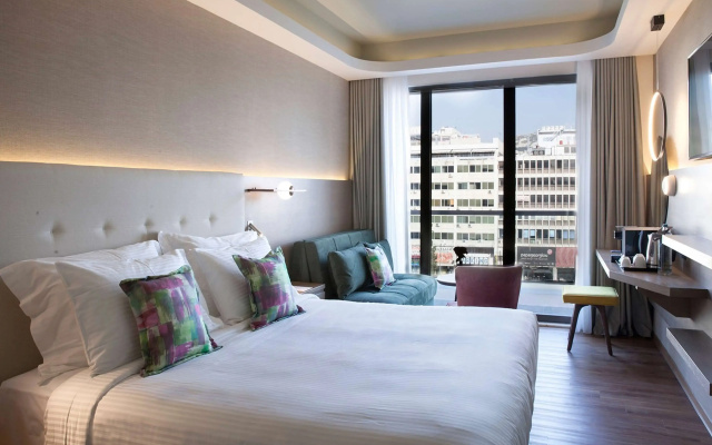 Zeus Essence Wyndham Athens Residence