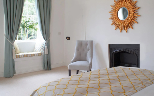 Ecton House
