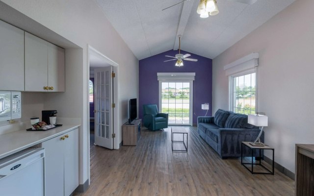 La Quinta Inn by Wyndham Kansas City Lenexa