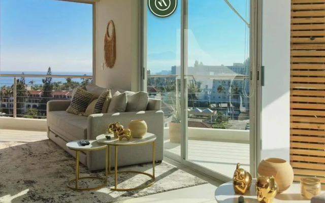 Ocean View 2BR Condo - Private Terrace - Beach