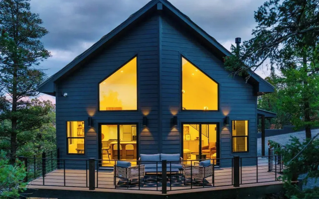 Sierra Blanca Views: New-build Cabin in Ruidoso