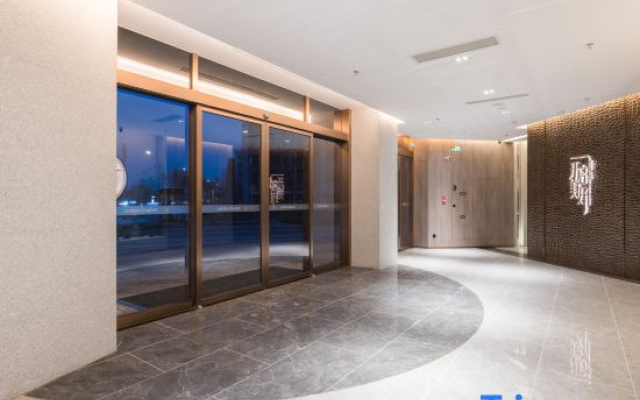Palace Hotel (Huilongguan Dongdajie Subway Station Shoukai LONG Street)