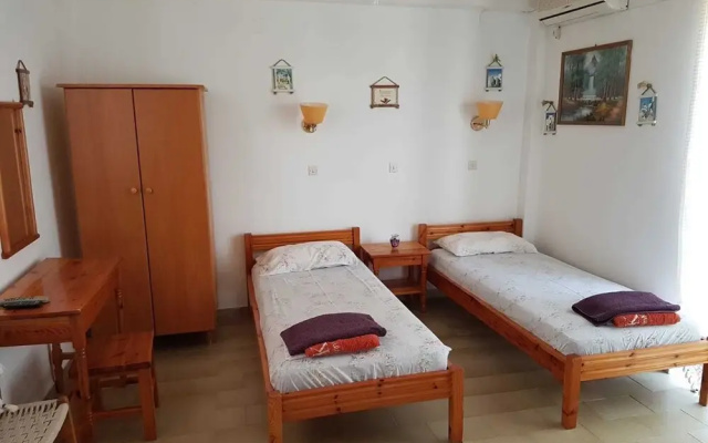 Family run 2 bed Studio Apartment 2