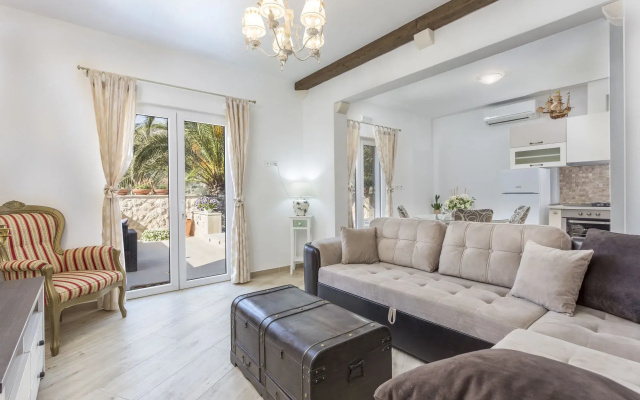 Villa Capitis in the Centre - Private Pool Villa & Balcony Apartment with Amazing view (No Pool)