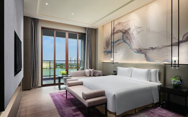 Crowne Plaza Wuxi Lake View 0