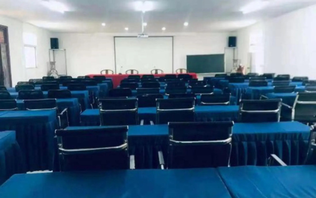 Nature Wake Spring Hotel (Shuyang Cangzhou Wenfeng Park Branch)