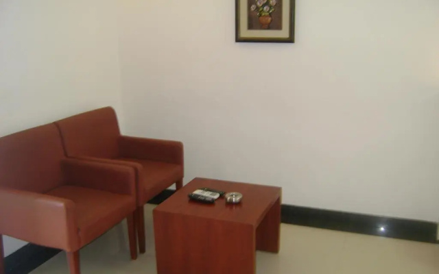 Hotel Marina Residency