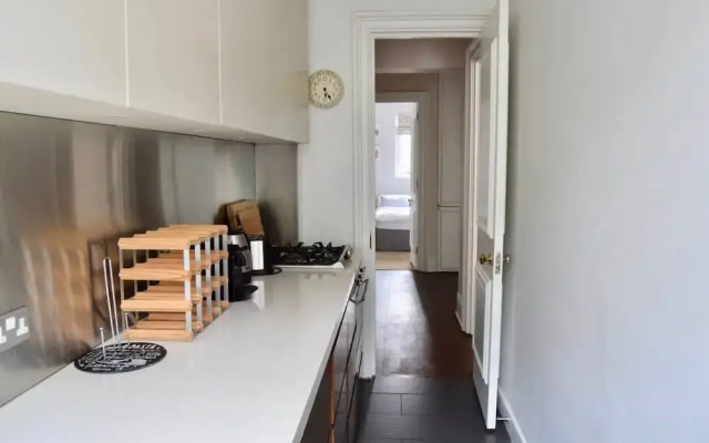Elegant 2 Bedroom Chelsea Flat With Roof Terrace